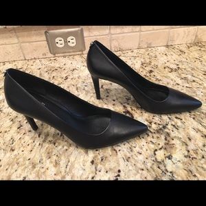 Michael Kors Dorothy pumps worn once